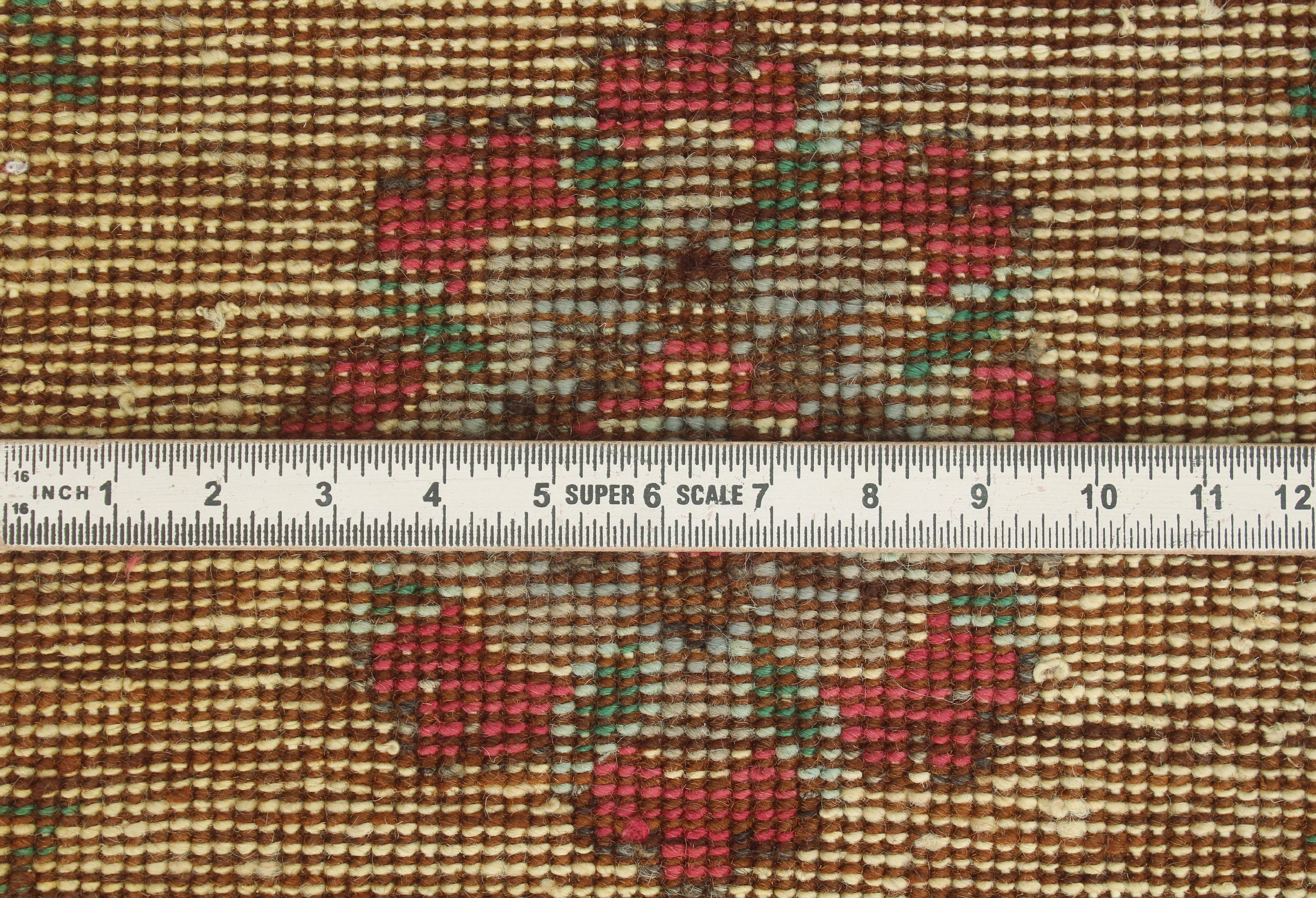 Aria Magdalen Ivory/Green Rug, 3'0" x 5'1"