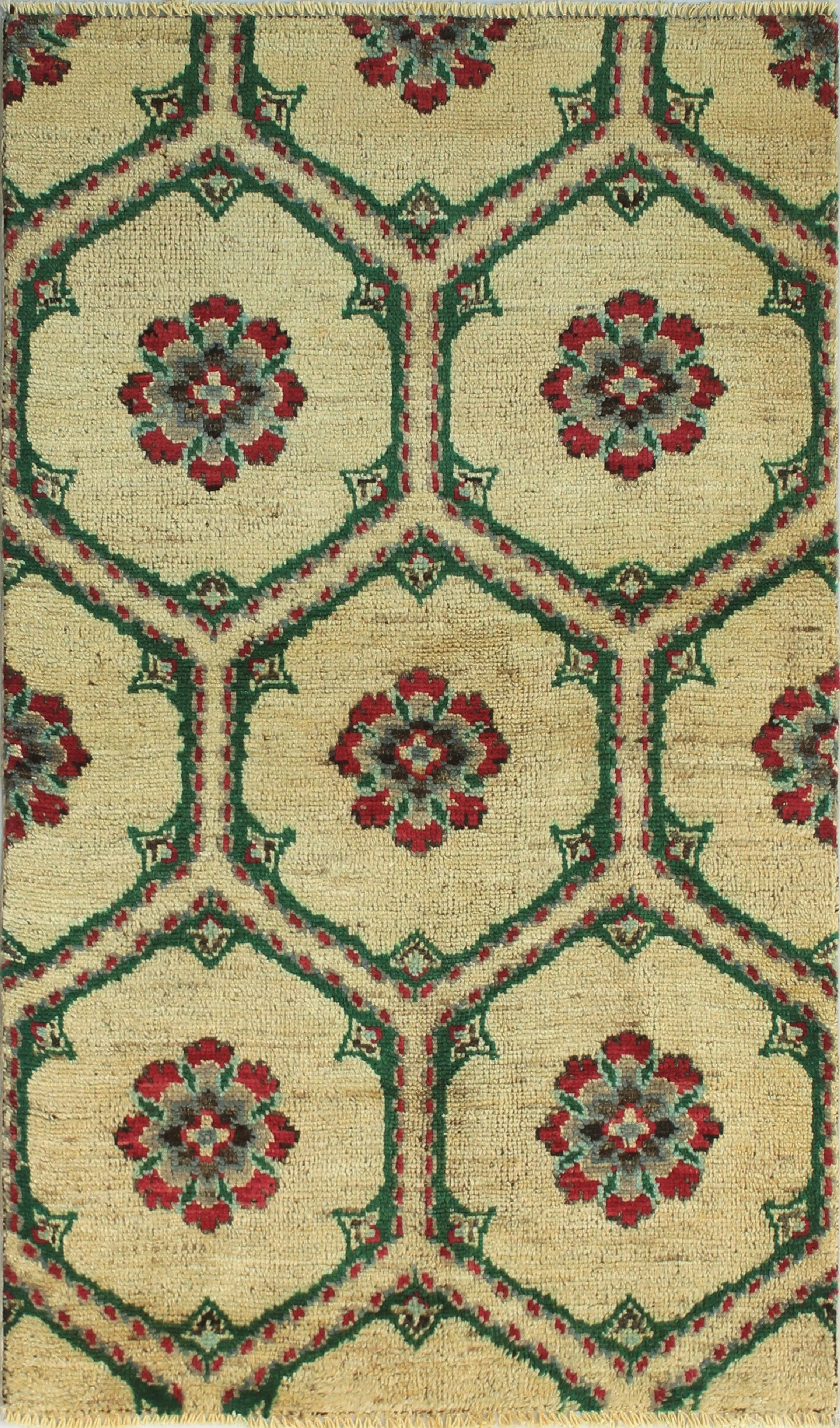 Aria Magdalen Ivory/Green Rug, 3'0" x 5'1"