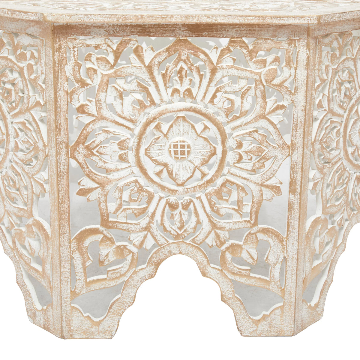 Studio 350 White Pine Country Cottage Coffee Table - 33 x 33 x 18 Round
