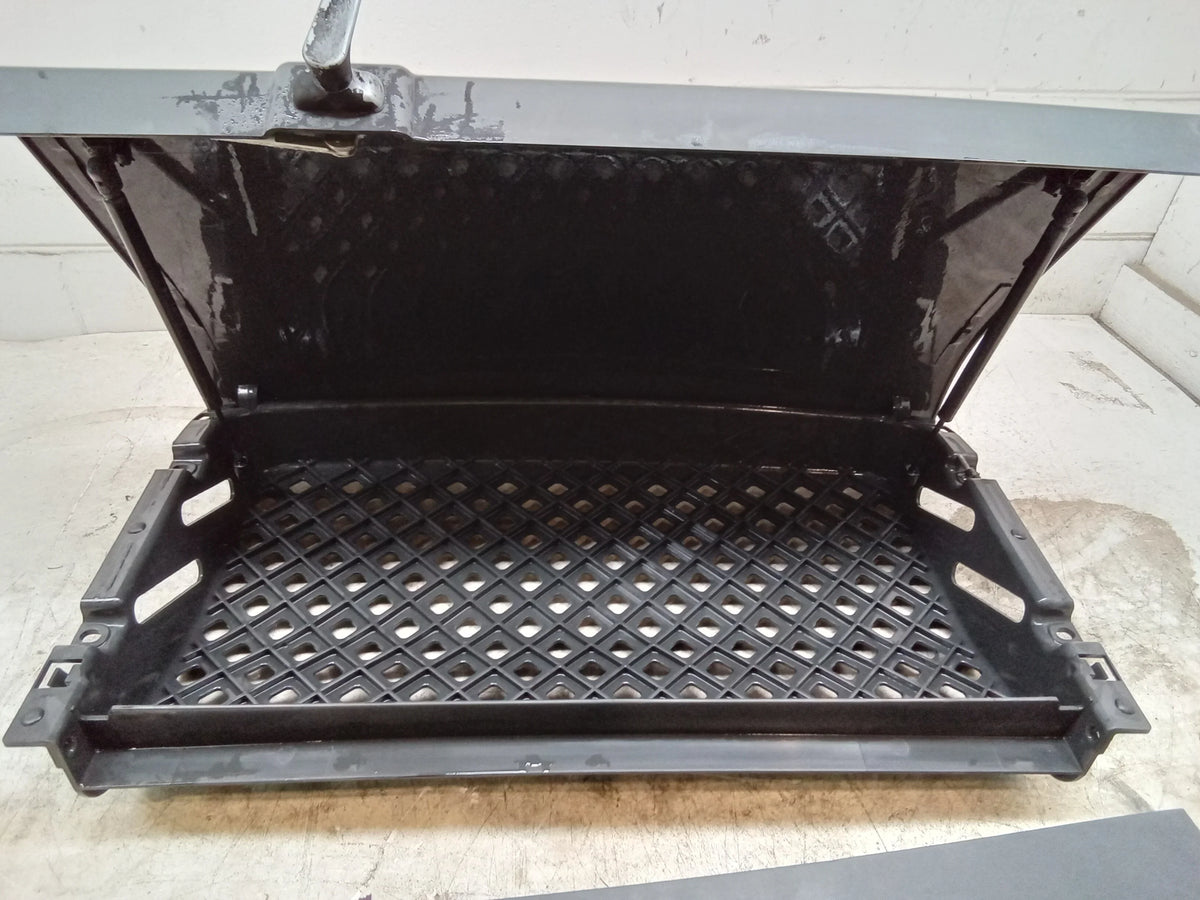 Pre-Owned 05 Nissan Xterra Roof Rack Storage Bin With Cover OEM (Good)